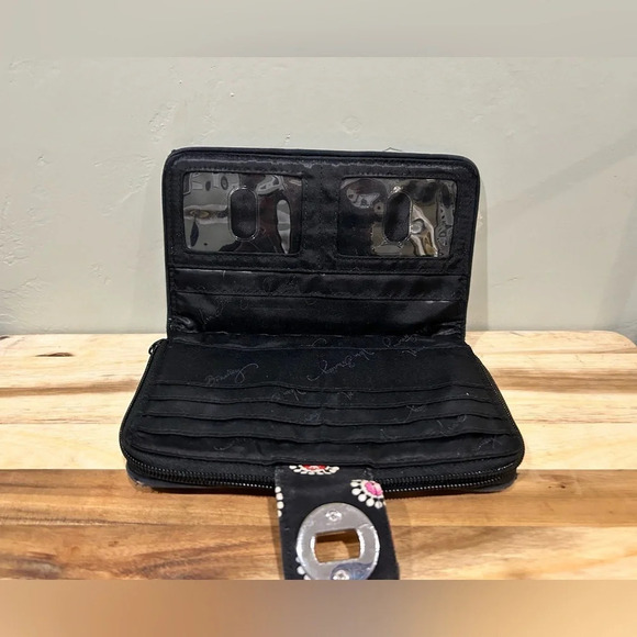 VERA BRADLEY “FLOWER SHOWER” PATTERNED WALLET. RFID. GENTLY USED. GOOD CONDITION - Picture 4 of 10